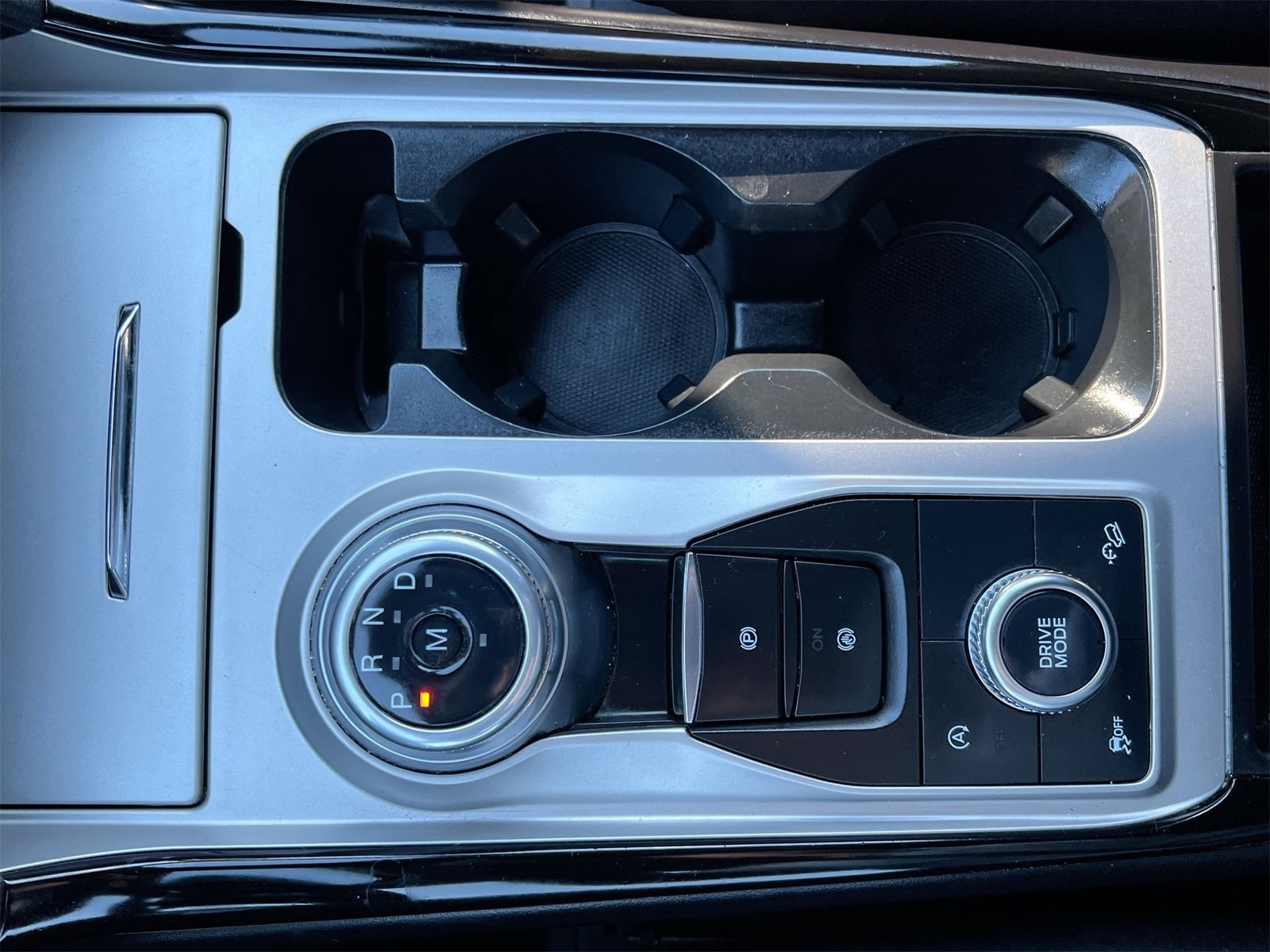 Thumbnail: 2023 Ford Explorer - 32