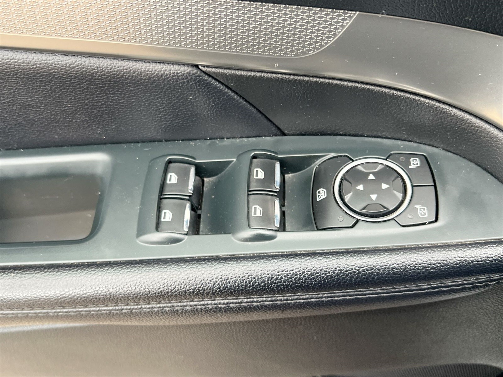 Thumbnail: 2018 Ford Explorer - 18