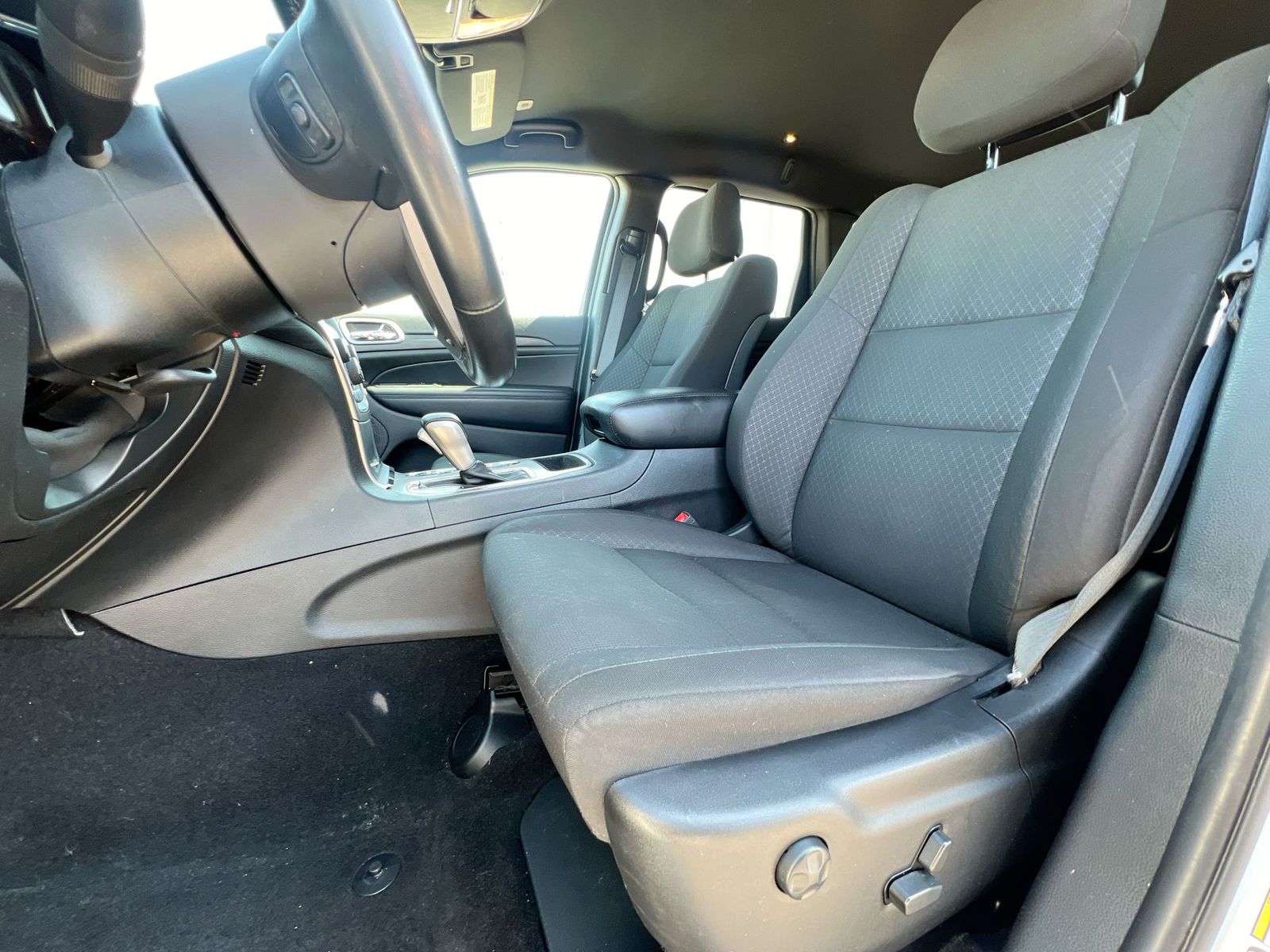 Thumbnail: 2021 Jeep Grand Cherokee - 16