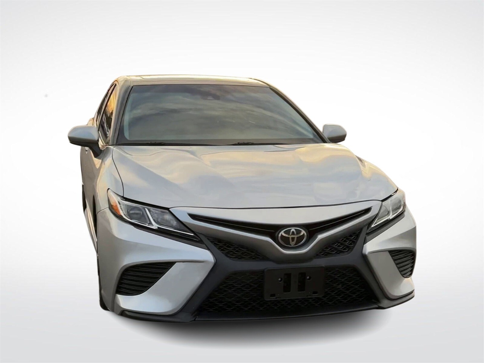 2019 Toyota Camry SE photo 3