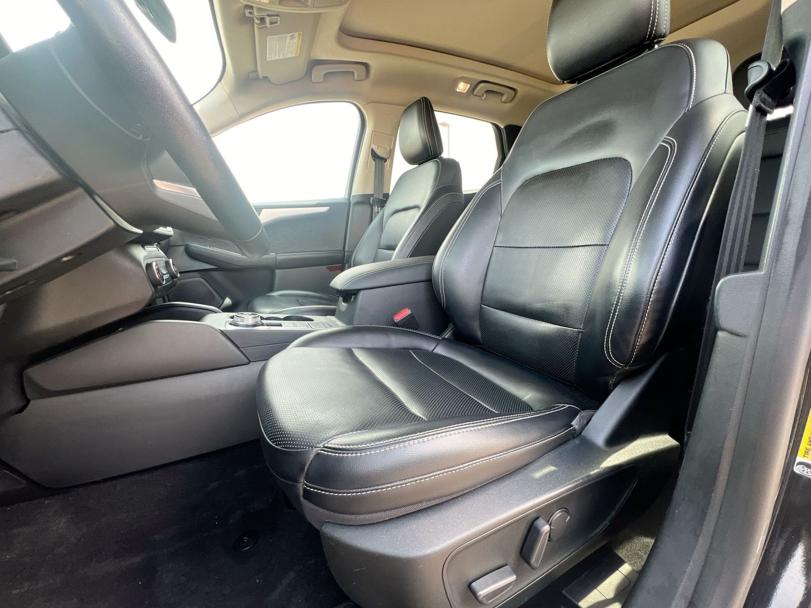 Thumbnail: 2020 Ford Escape - 16