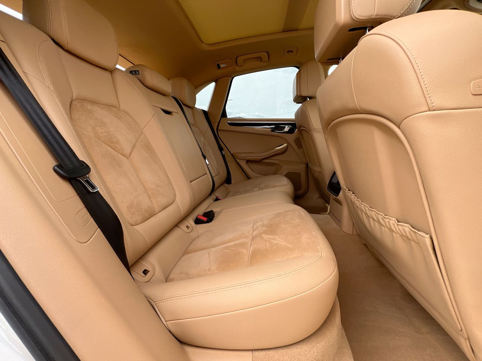 Thumbnail: 2015 Porsche Macan - 20