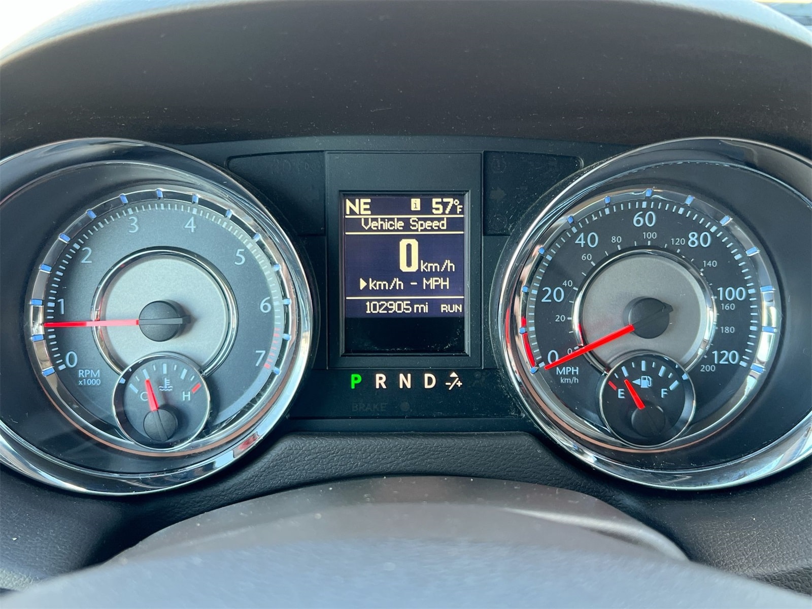 Thumbnail: 2015 Chrysler Town & Country - 30