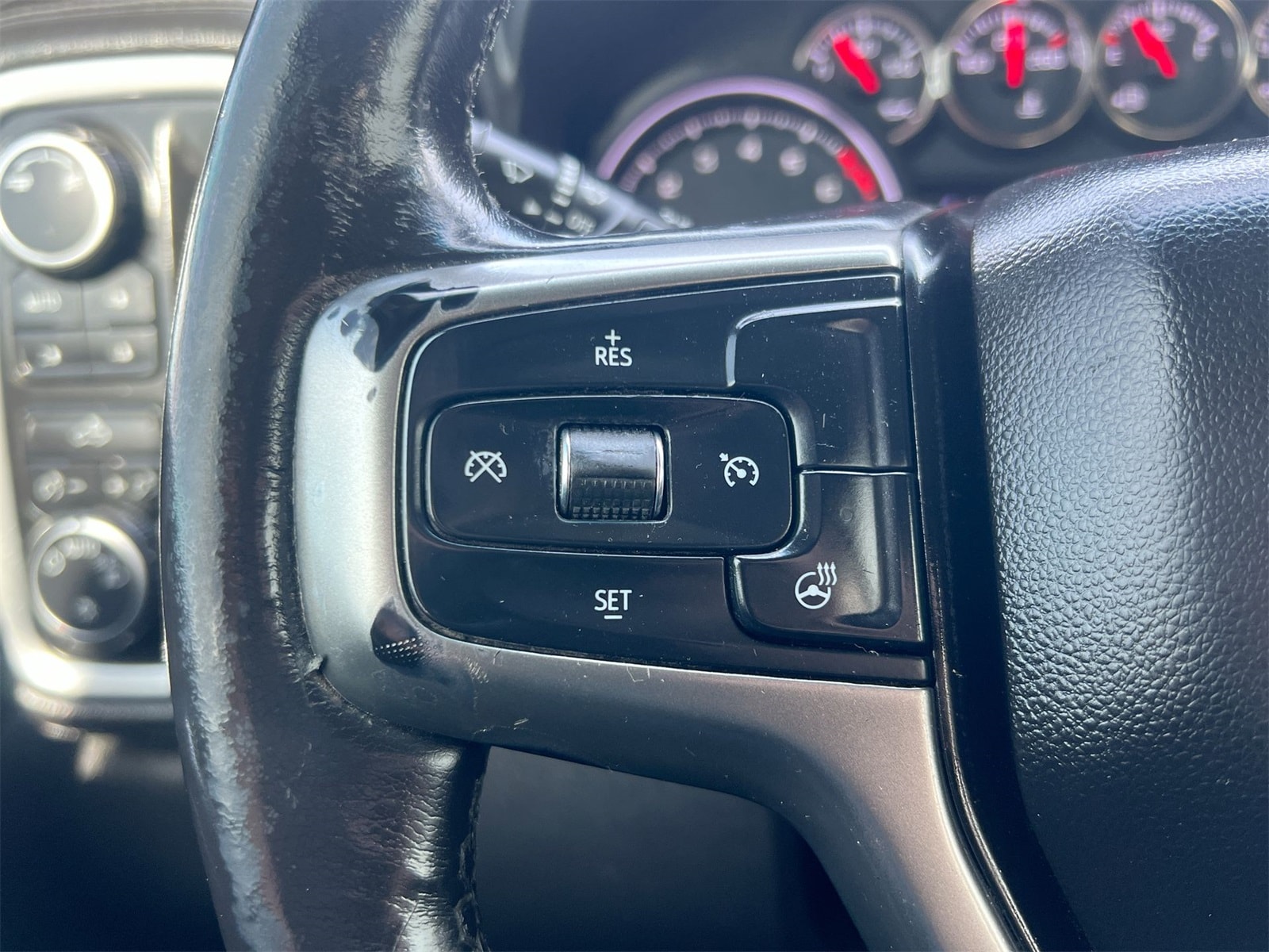 Thumbnail: 2019 Chevrolet Silverado 1500 - 24