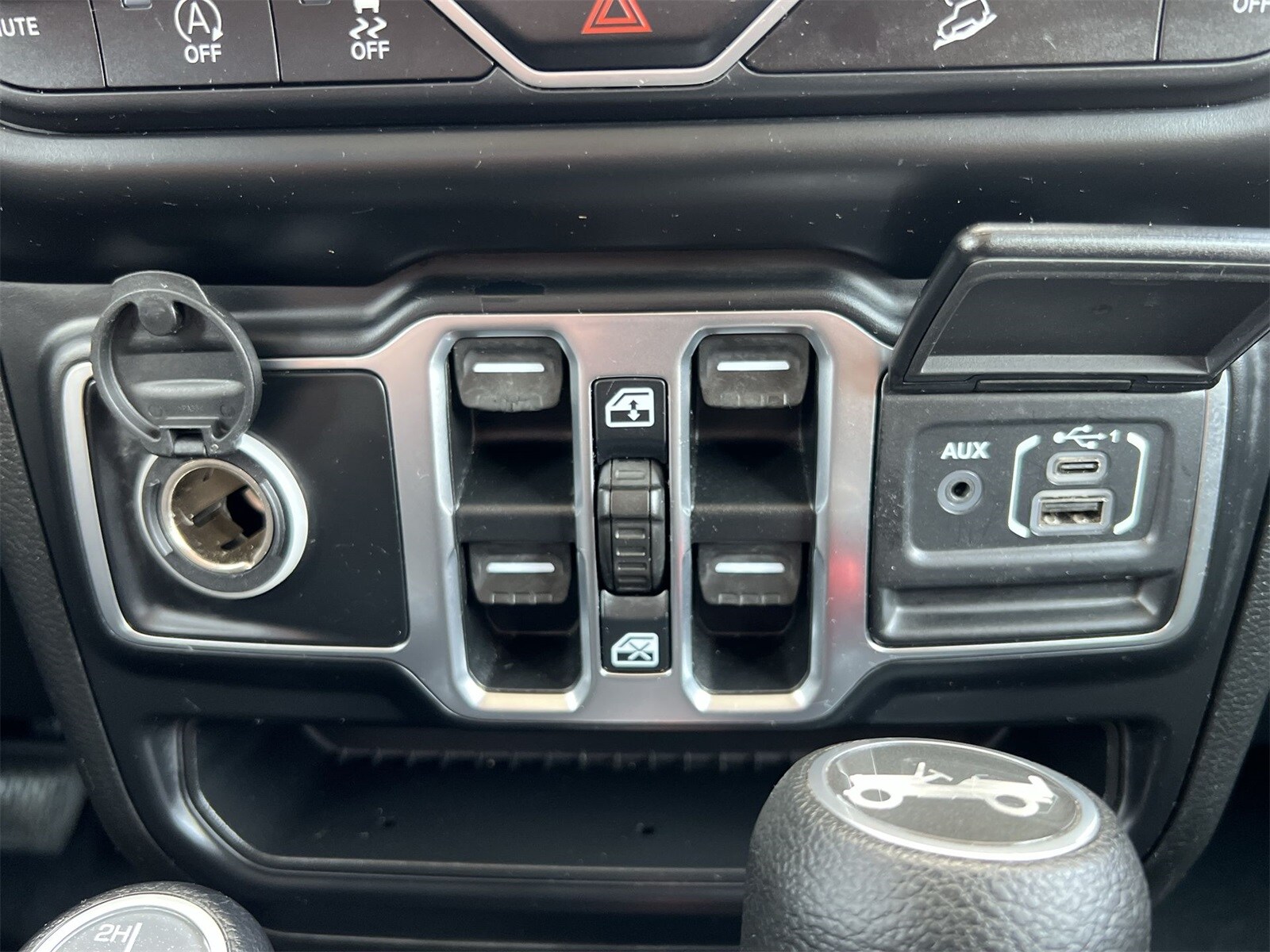 Thumbnail: 2020 Jeep Wrangler - 30