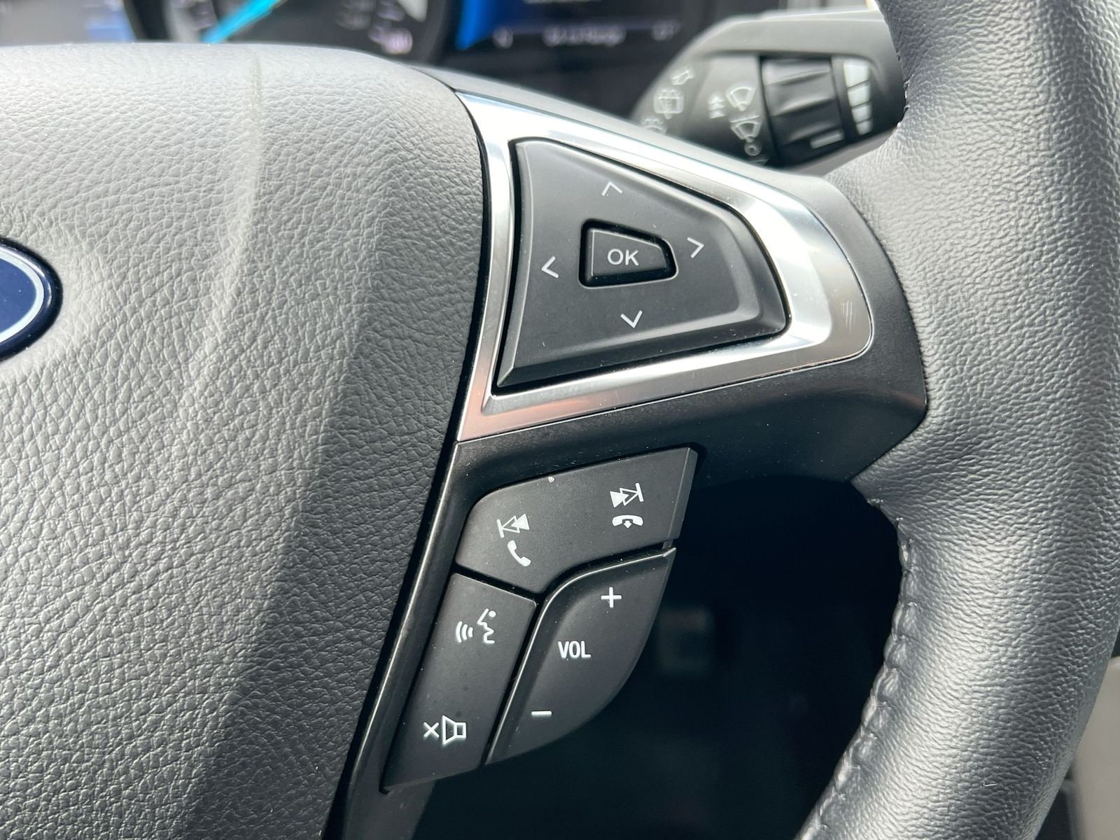 Thumbnail: 2023 Ford Edge - 24