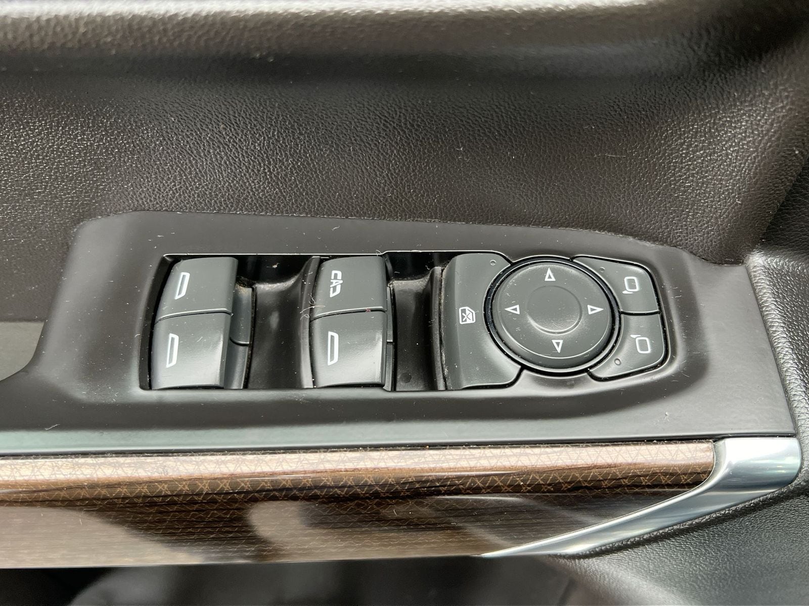 Thumbnail: 2020 Chevrolet Silverado 1500 - 17