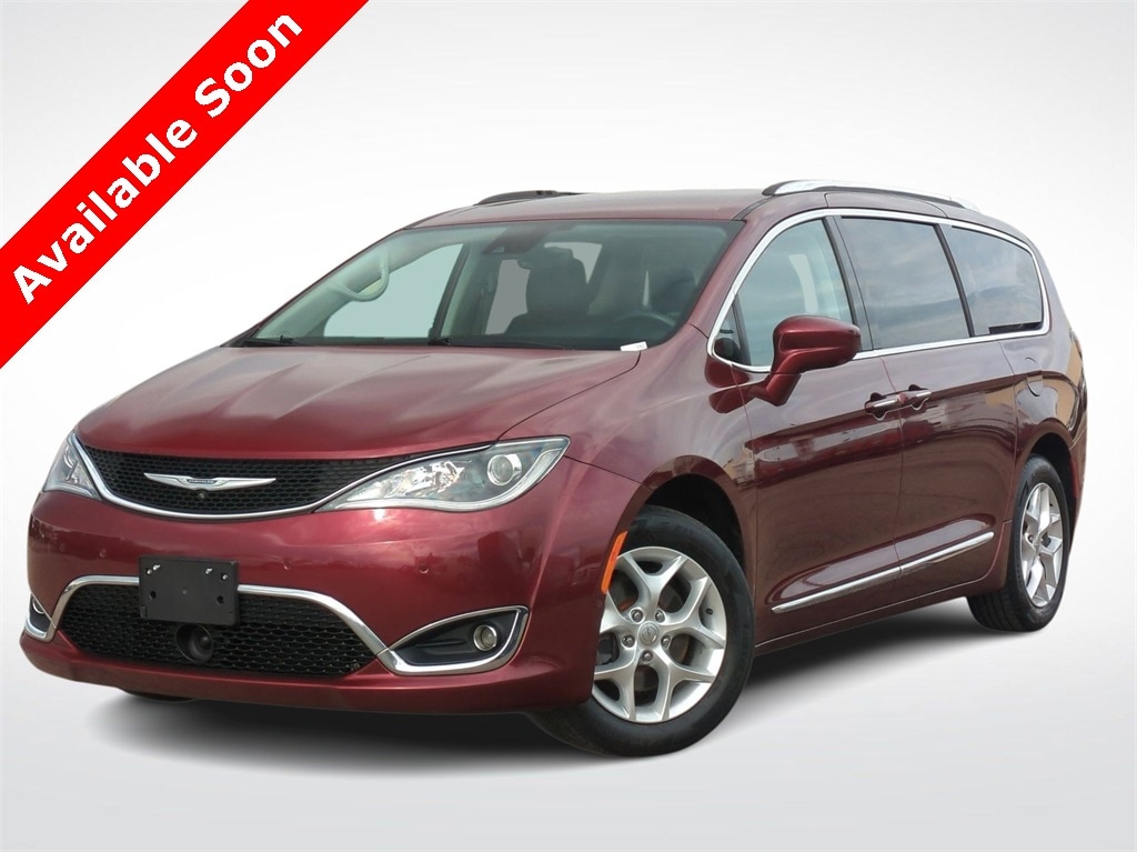 2017 Chrysler Pacifica Touring -
                Troy, MI