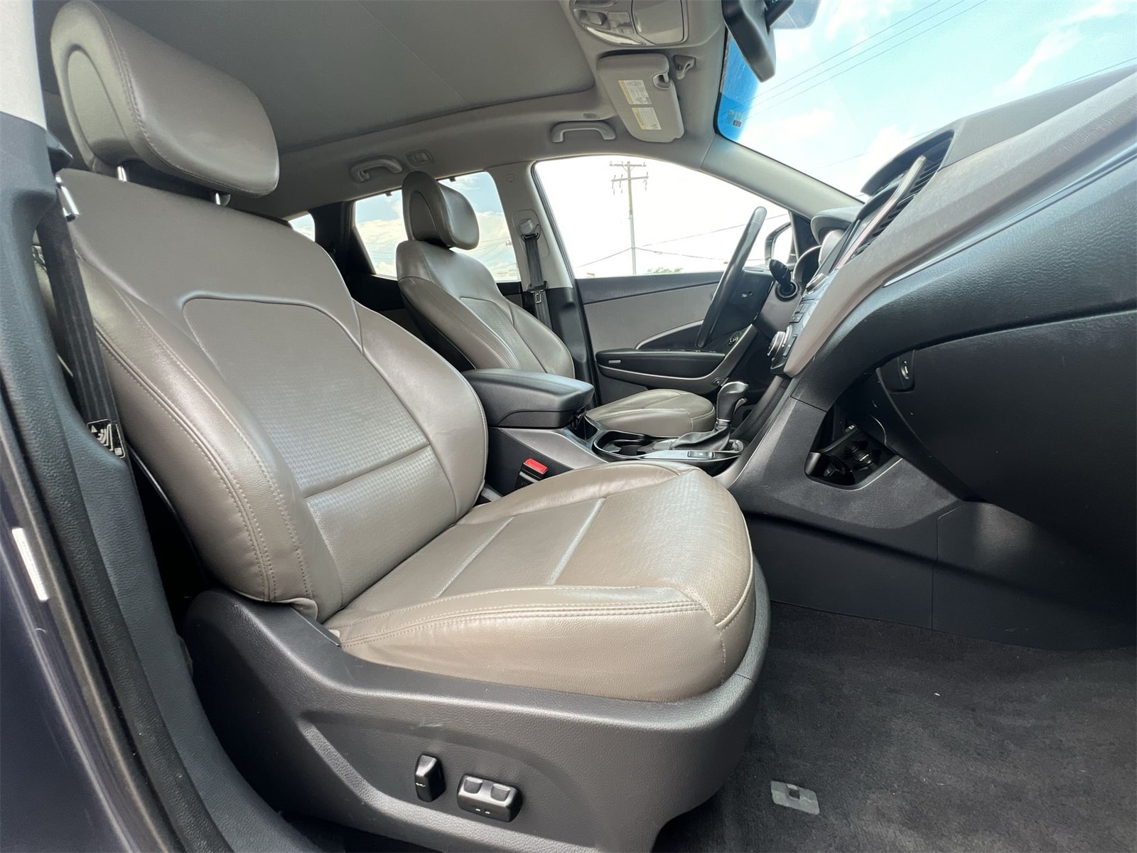 Thumbnail: 2016 Hyundai Santa Fe - 22