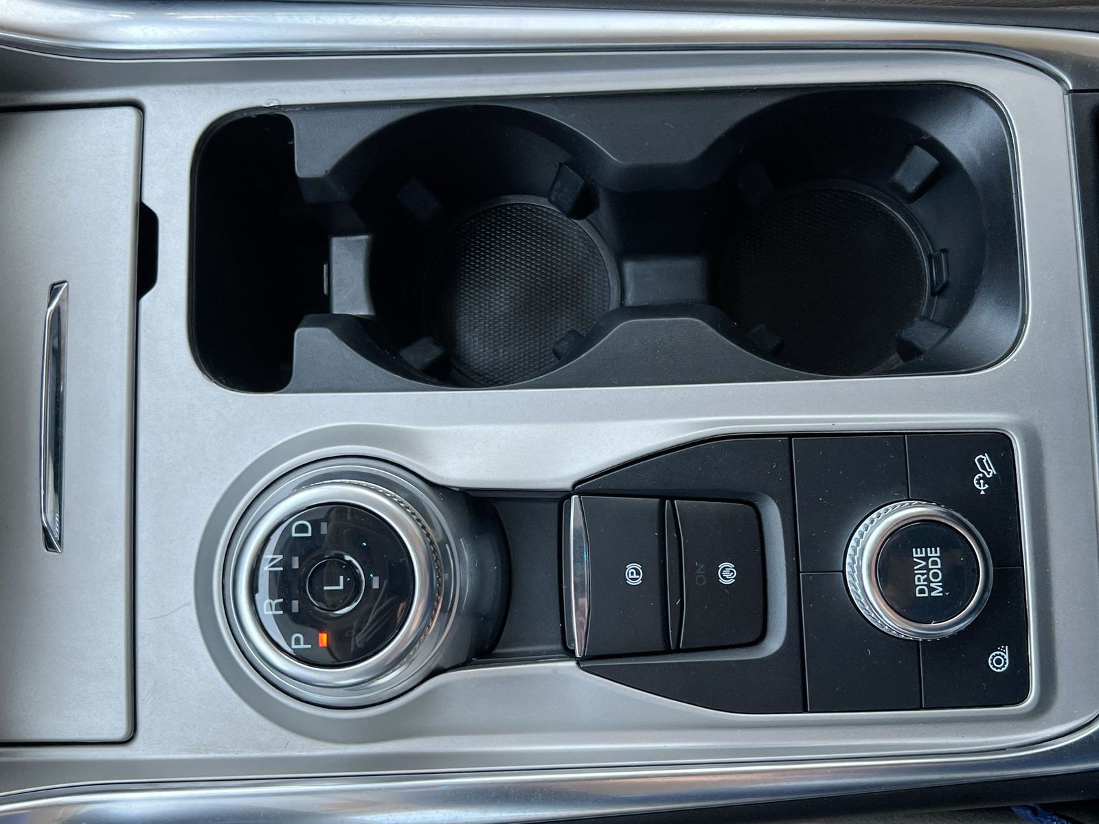 Thumbnail: 2023 Ford Explorer - 31