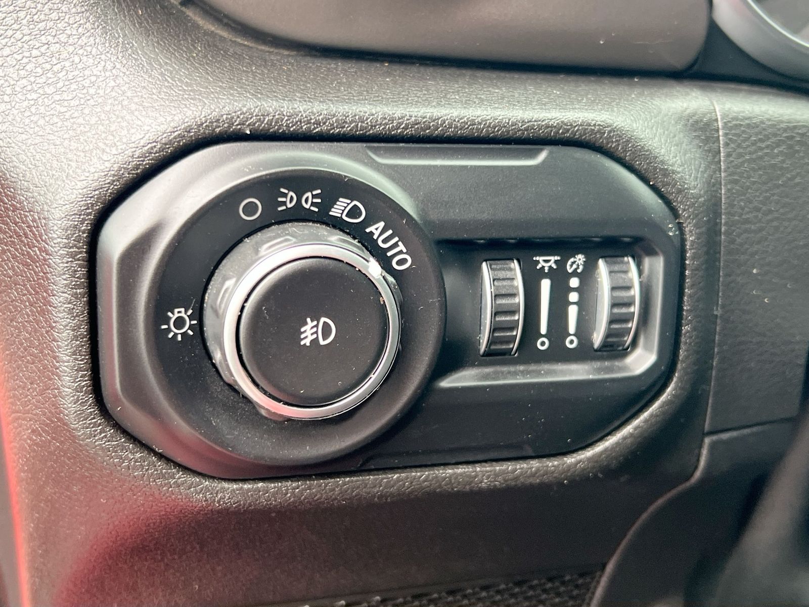 Thumbnail: 2020 Jeep Wrangler - 17
