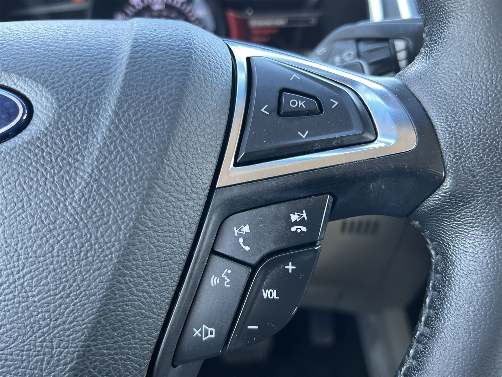 Thumbnail: 2018 Ford Edge - 24