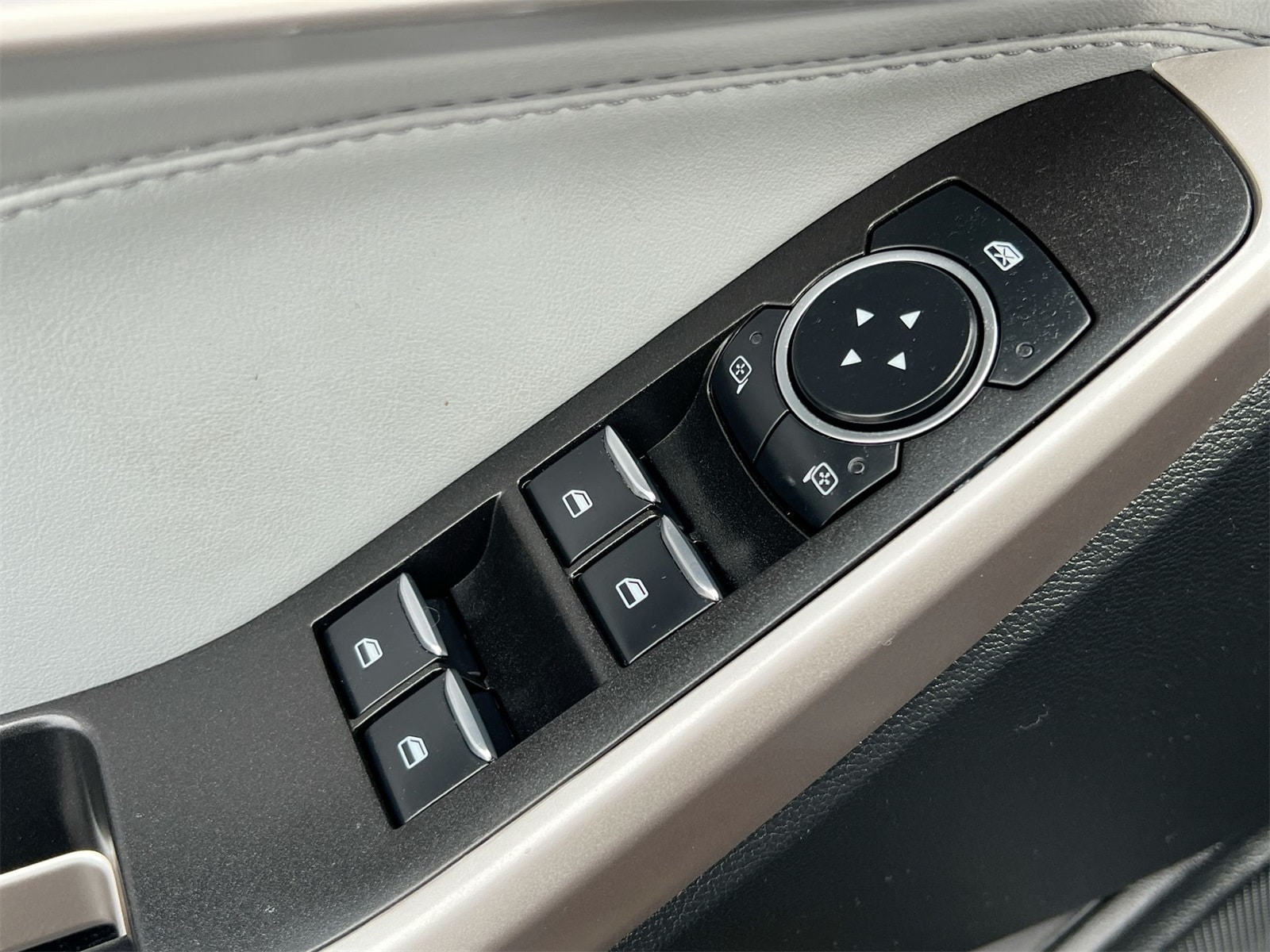 Thumbnail: 2023 Ford Explorer - 18