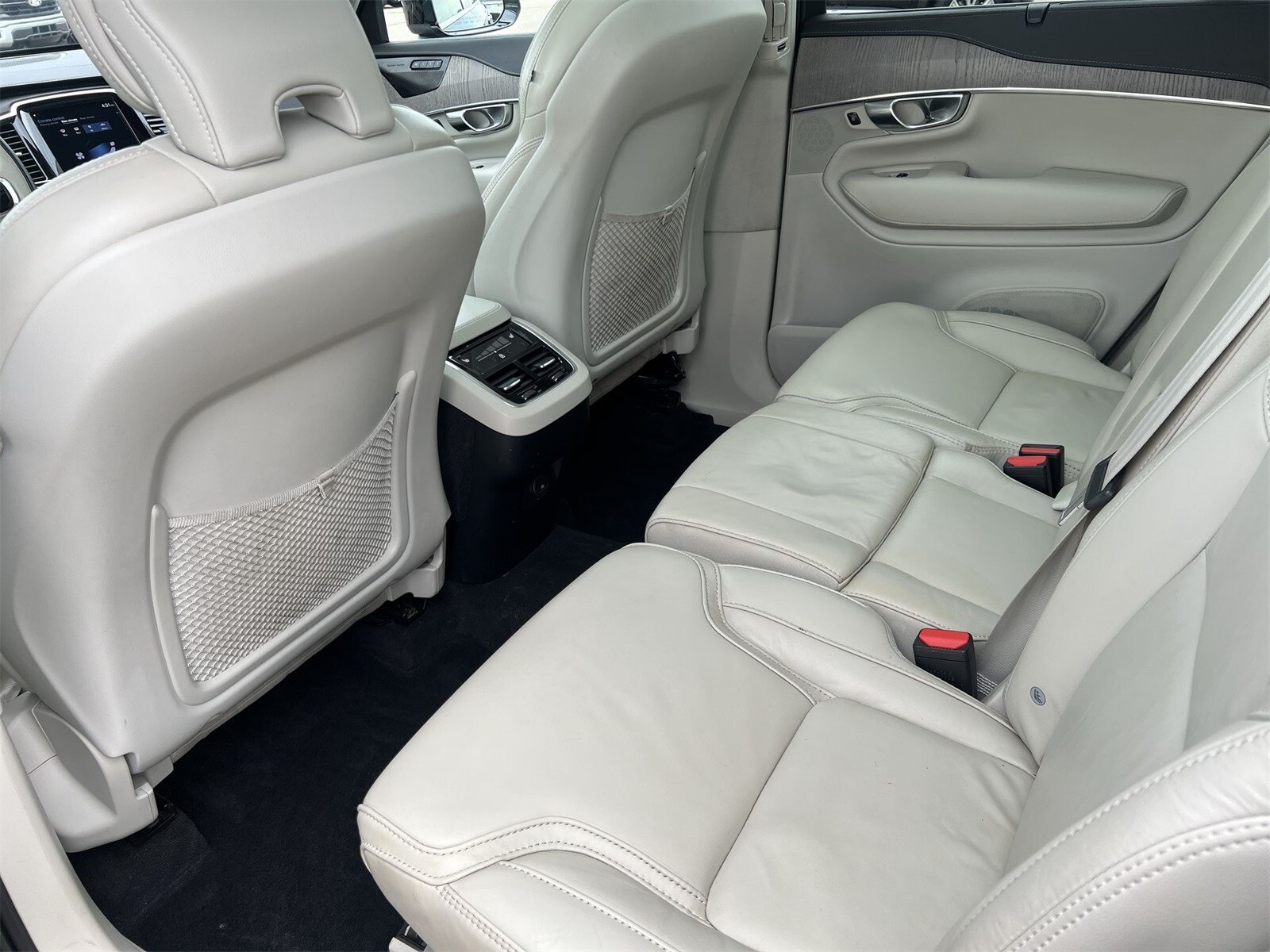 Thumbnail: 2022 Volvo XC90 - 19