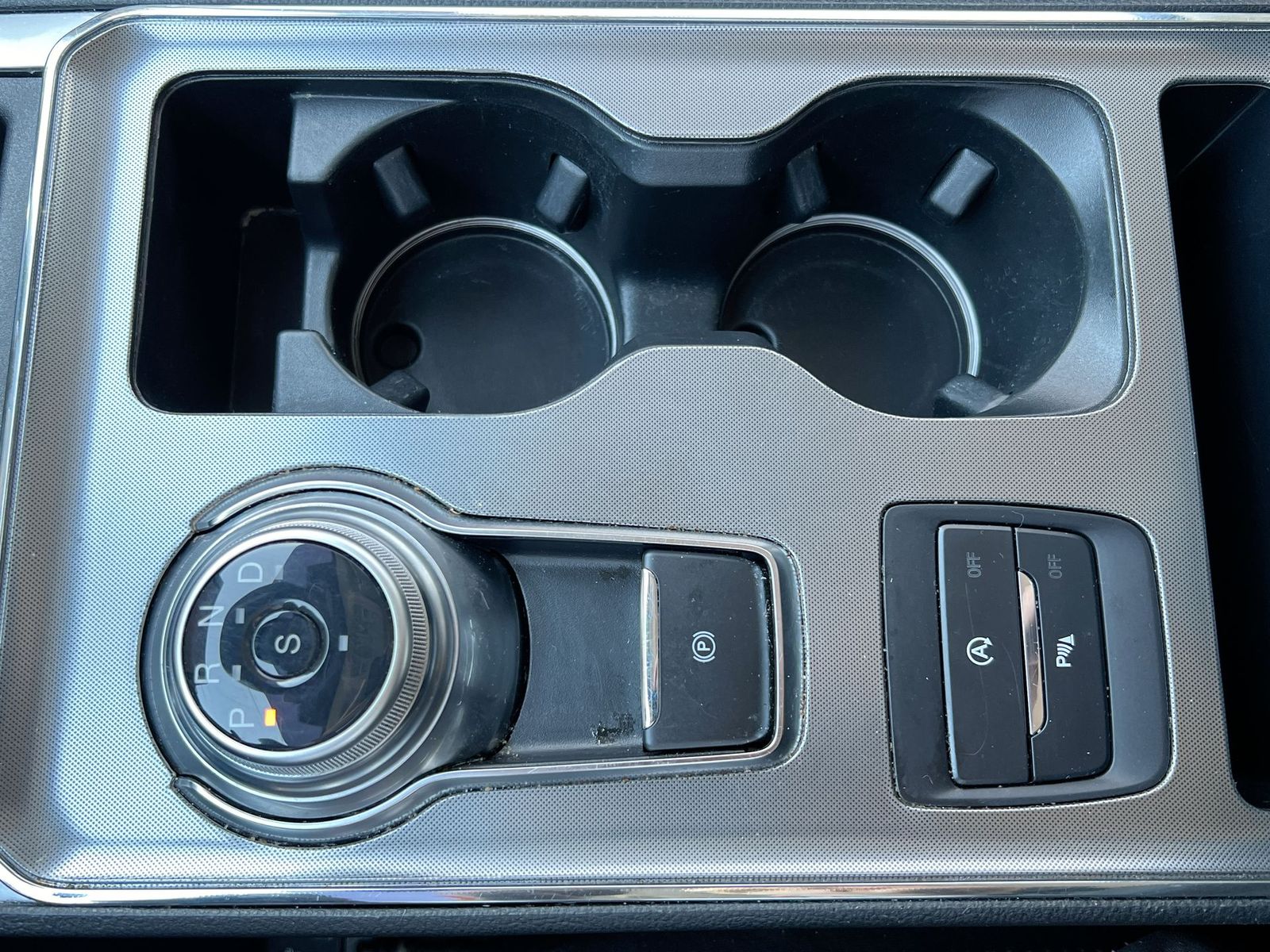 Thumbnail: 2022 Ford Edge - 31