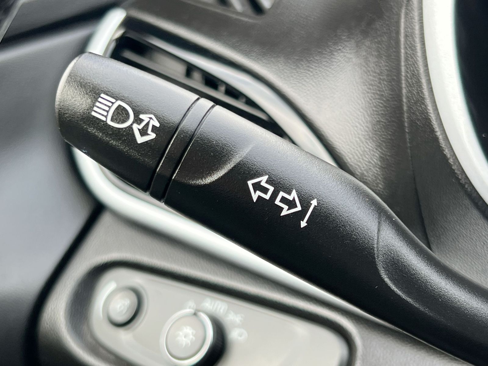 Thumbnail: 2019 Chevrolet Volt - 26