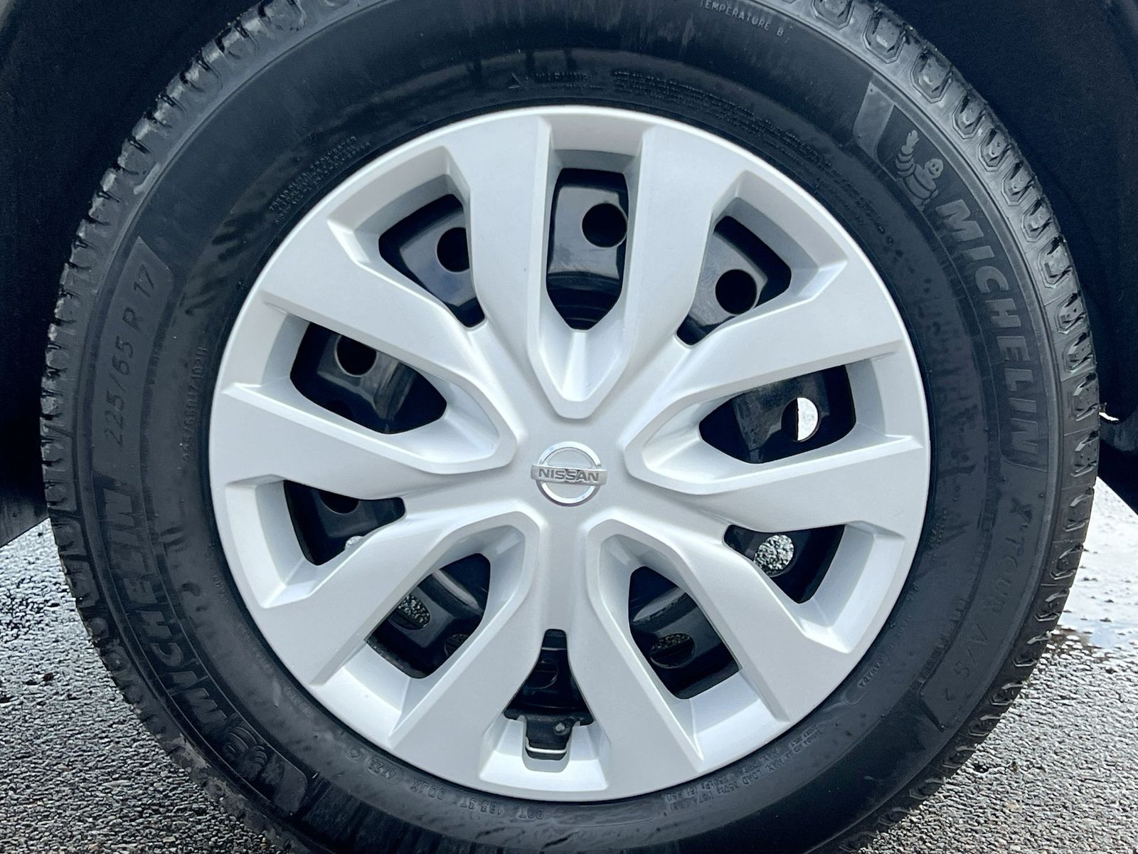 Thumbnail: 2018 Nissan Rogue - 14