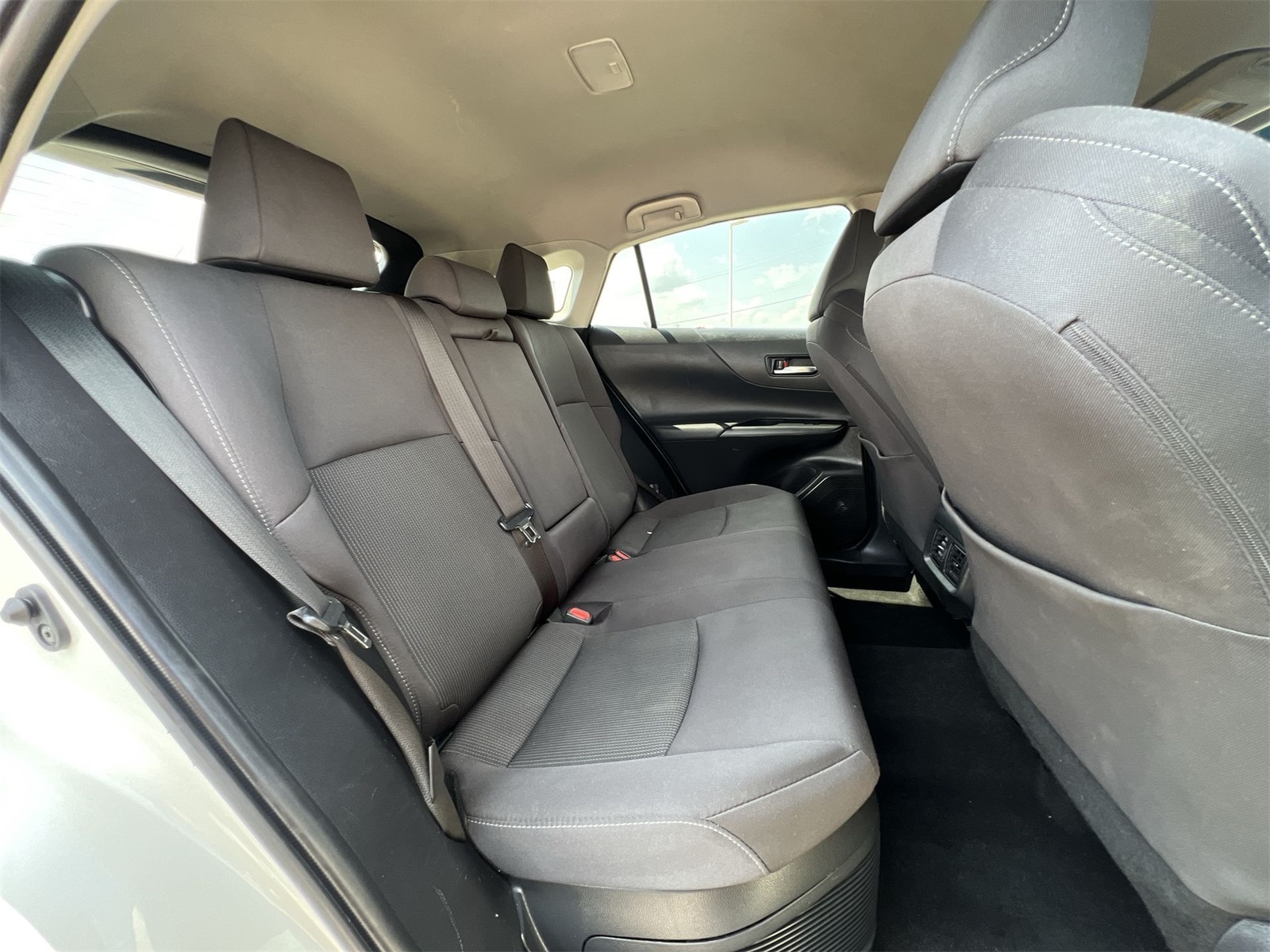 Thumbnail: 2021 Toyota Venza - 21
