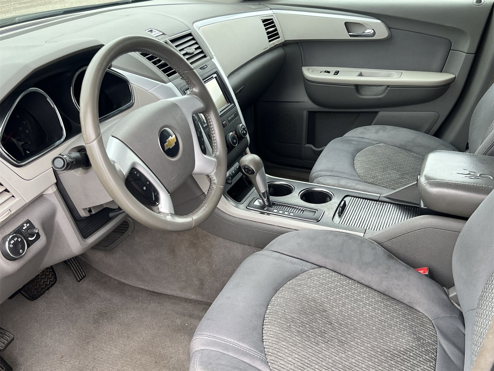Thumbnail: 2011 Chevrolet Traverse - 10