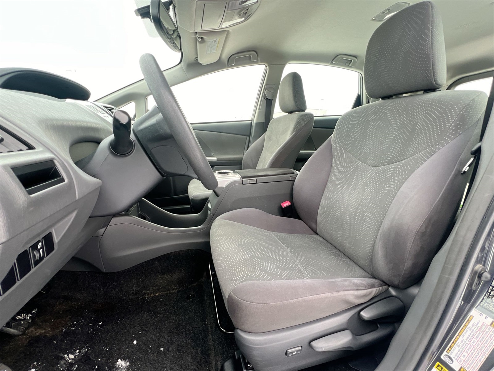 Thumbnail: 2014 Toyota Prius v - 16