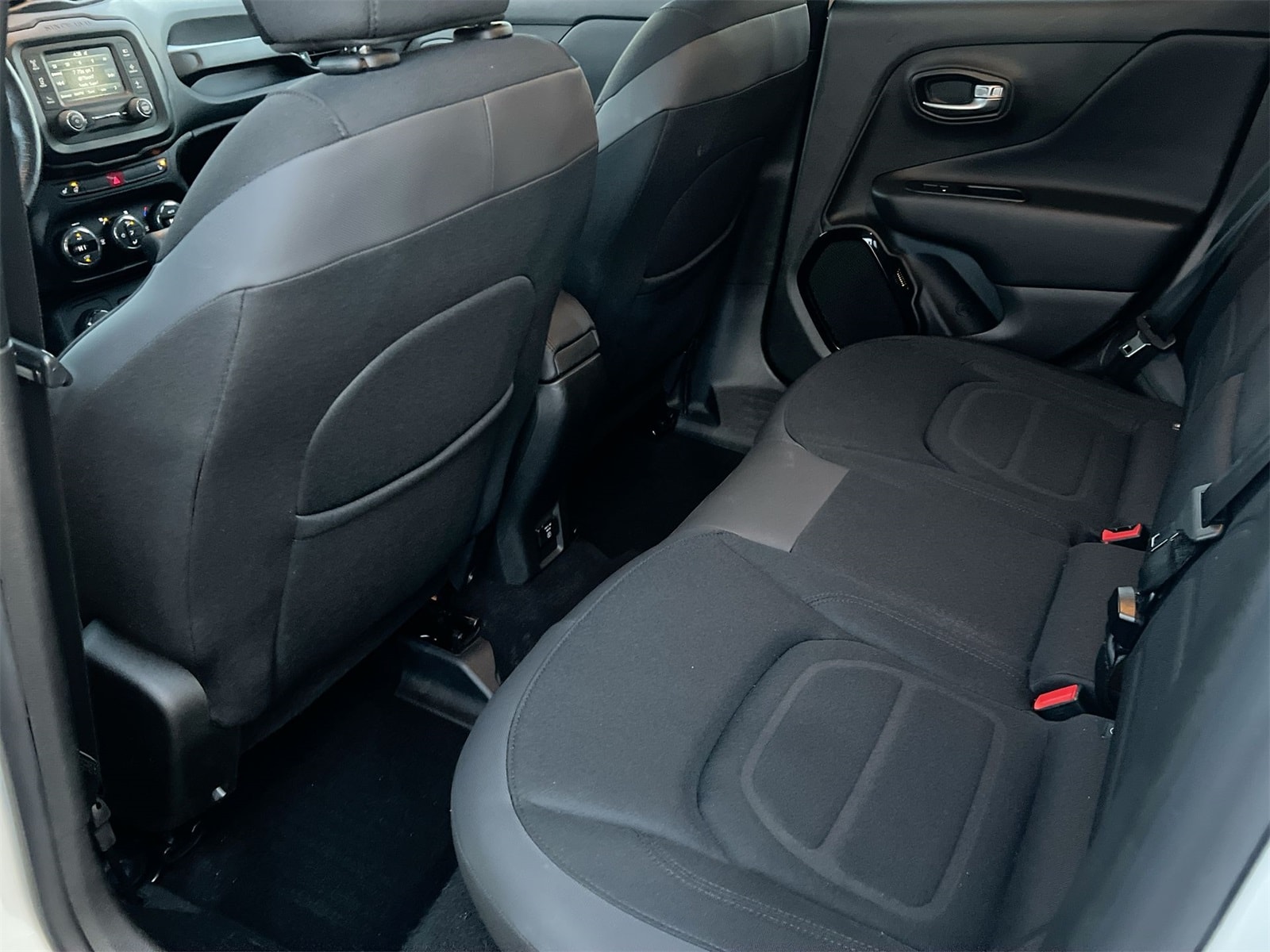 Thumbnail: 2017 Jeep Renegade - 18