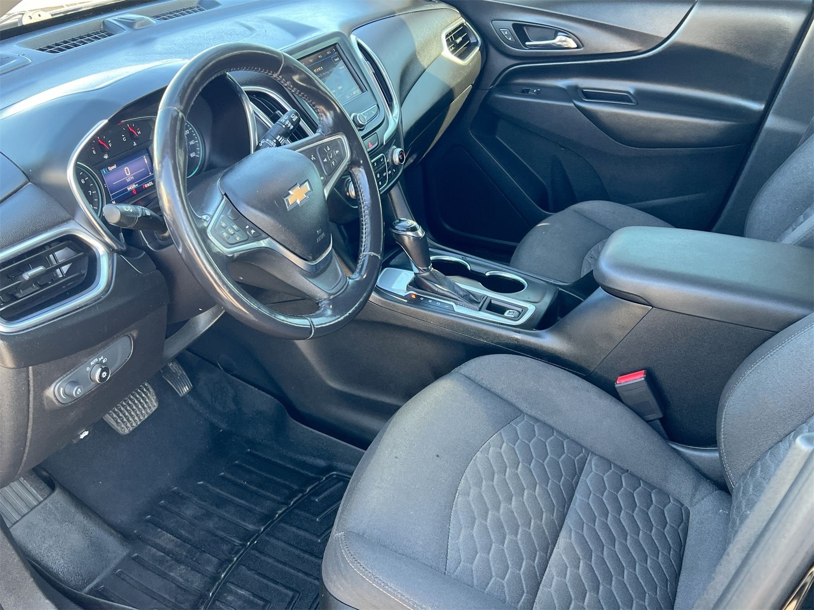 Thumbnail: 2019 Chevrolet Equinox - 10