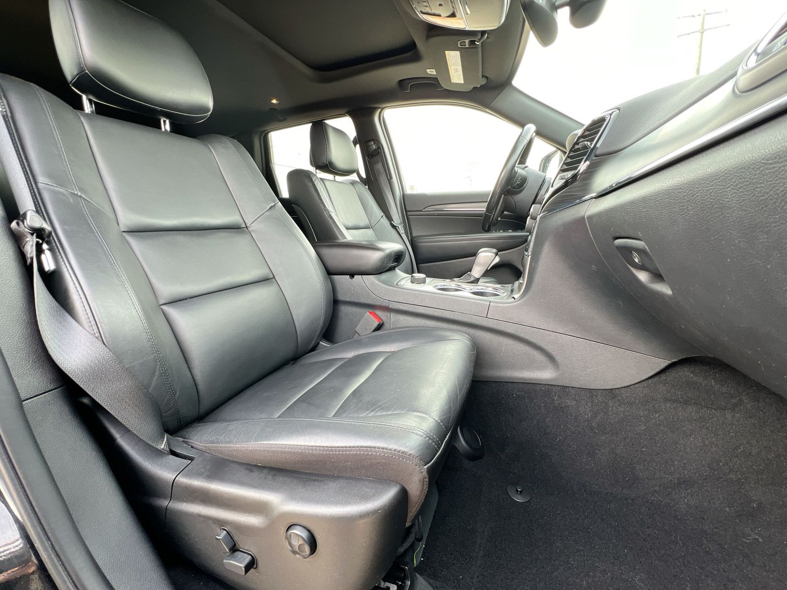 Thumbnail: 2020 Jeep Grand Cherokee - 21