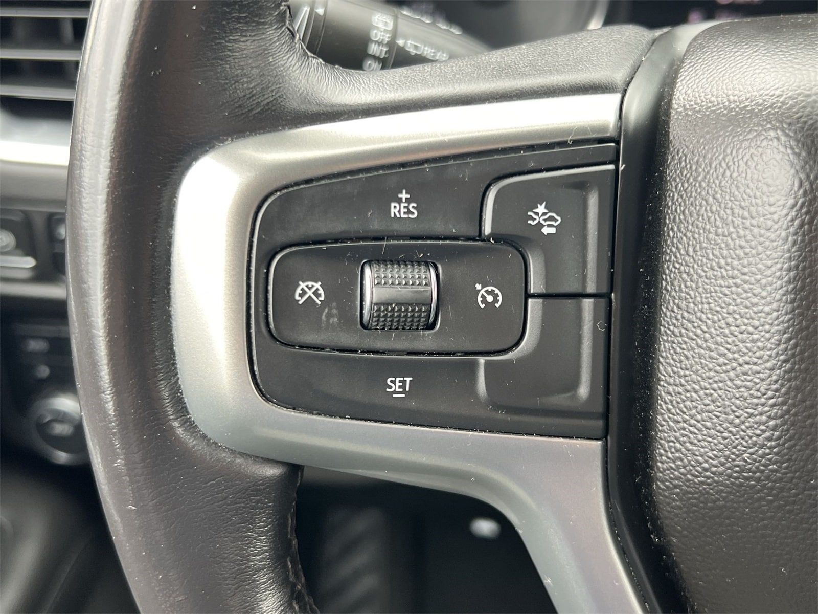 Thumbnail: 2022 Chevrolet Tahoe - 24