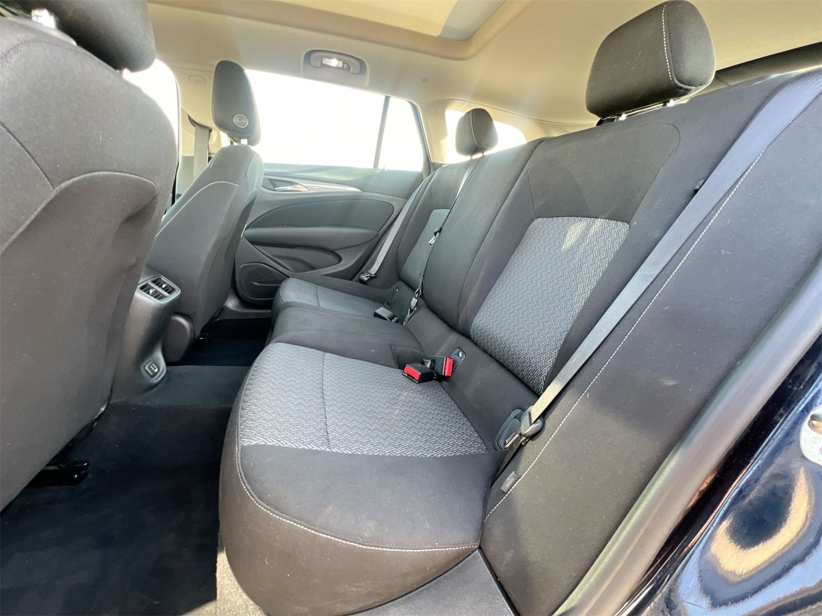 Thumbnail: 2018 Buick Regal - 19