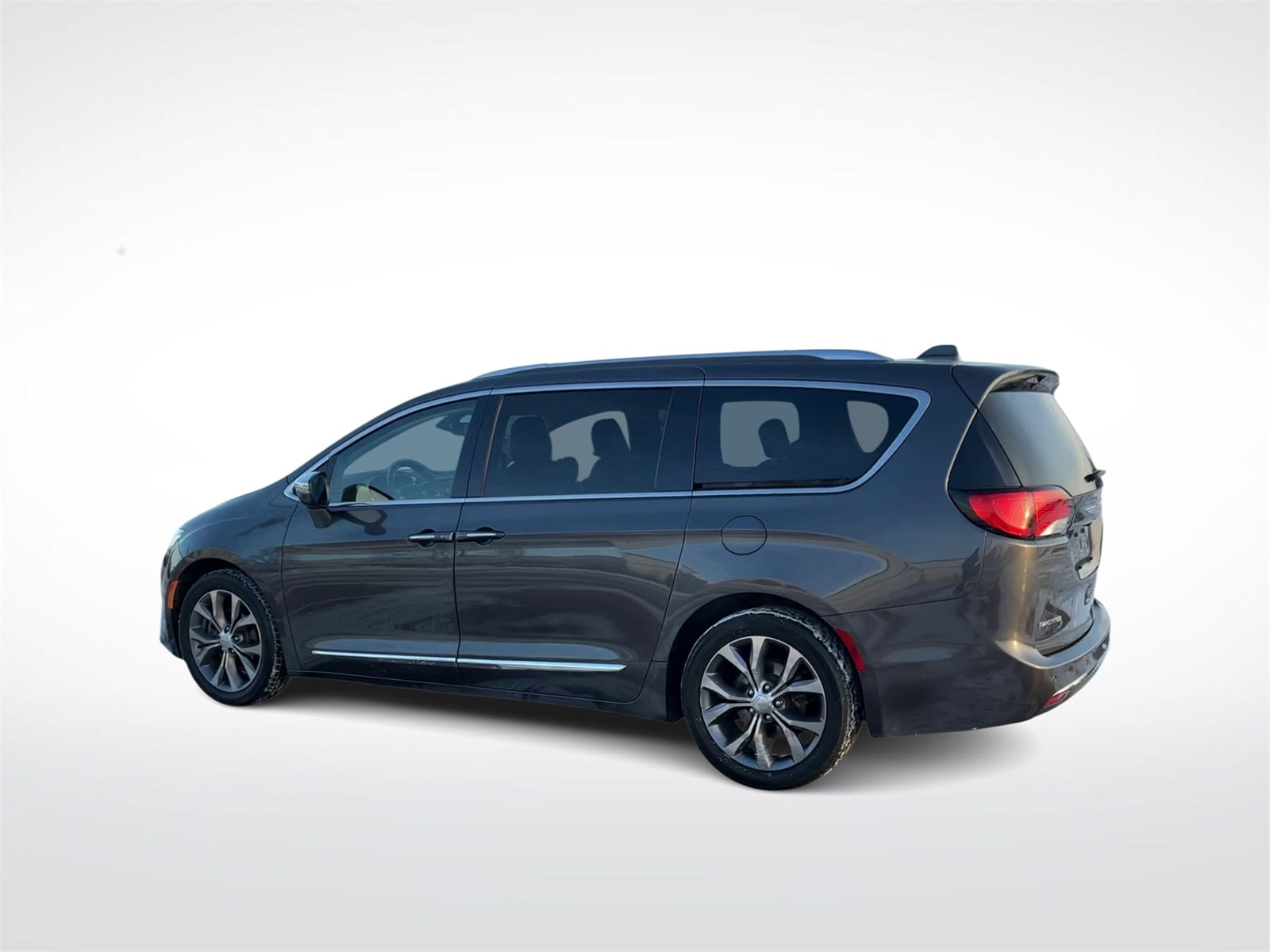 Thumbnail: 2018 Chrysler Pacifica - 6