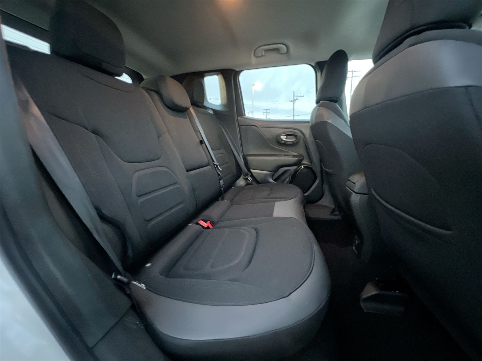 Thumbnail: 2017 Jeep Renegade - 20