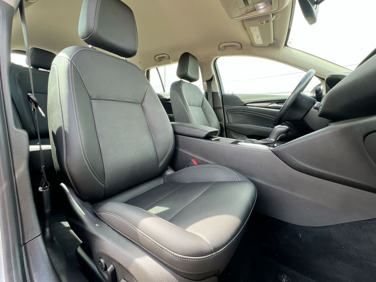 Thumbnail: 2018 Buick Regal - 21