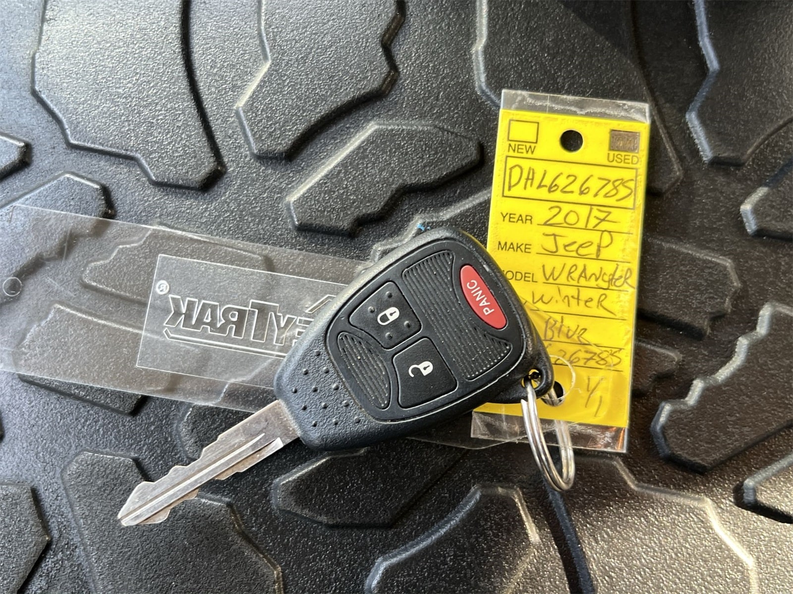 Thumbnail: 2017 Jeep Wrangler - 34