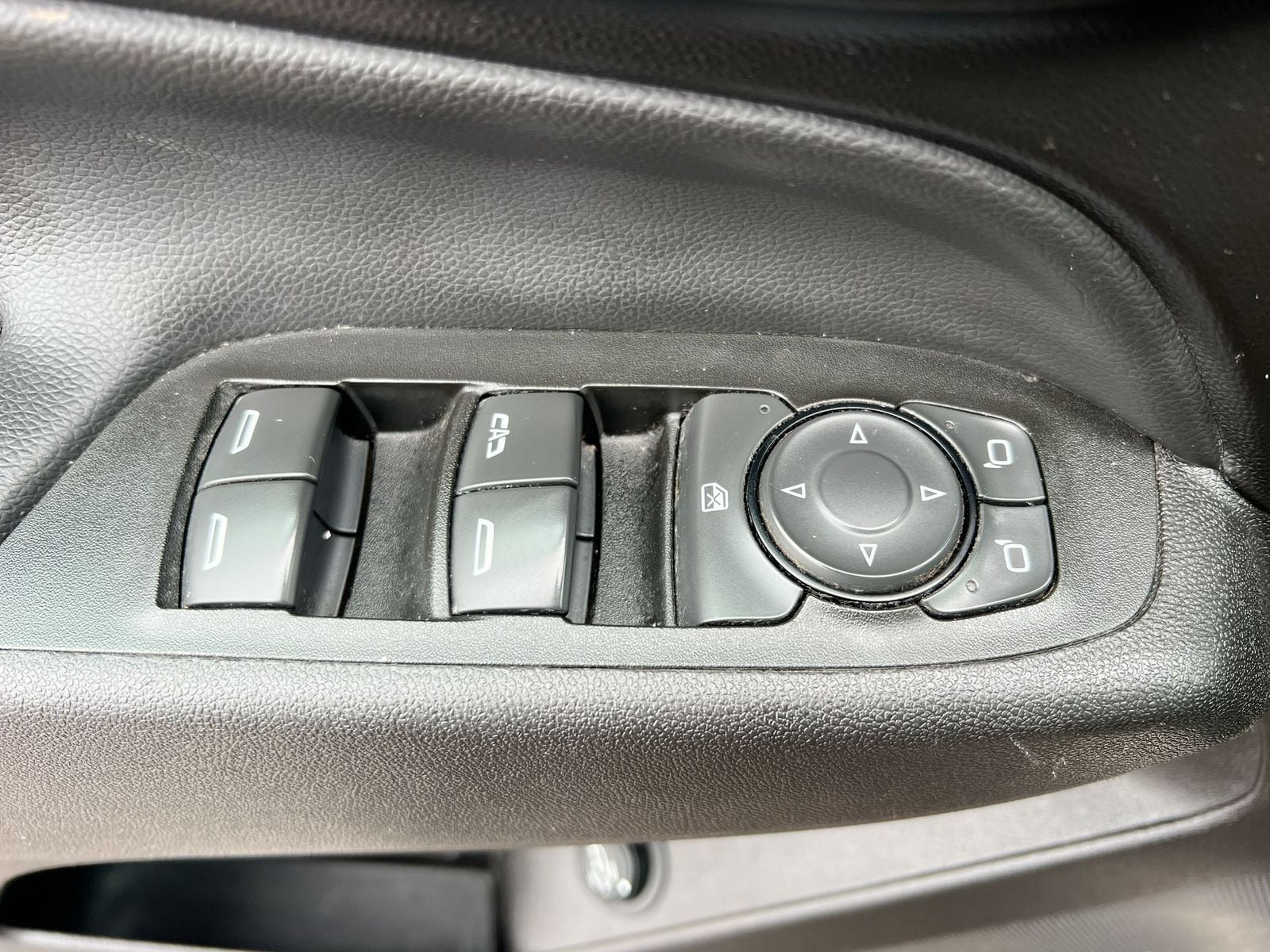 Thumbnail: 2018 Chevrolet Equinox - 17