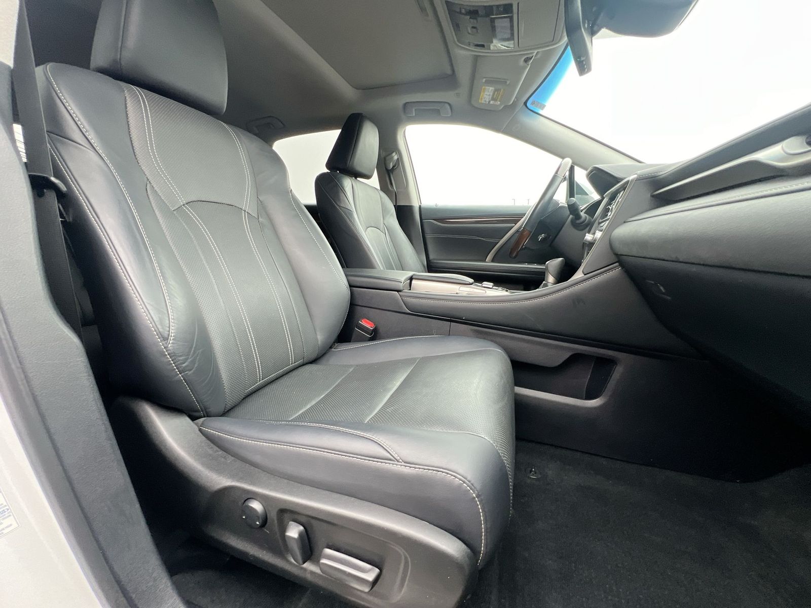 Thumbnail: 2019 Lexus RX - 21