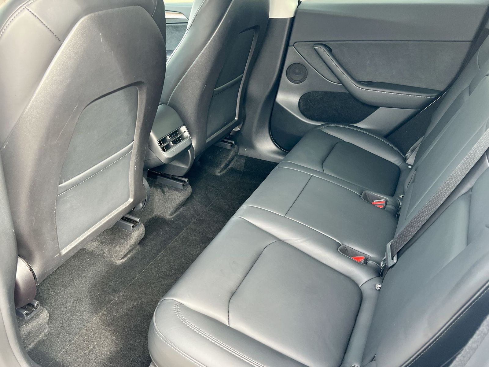 Thumbnail: 2022 Tesla Model Y - 18