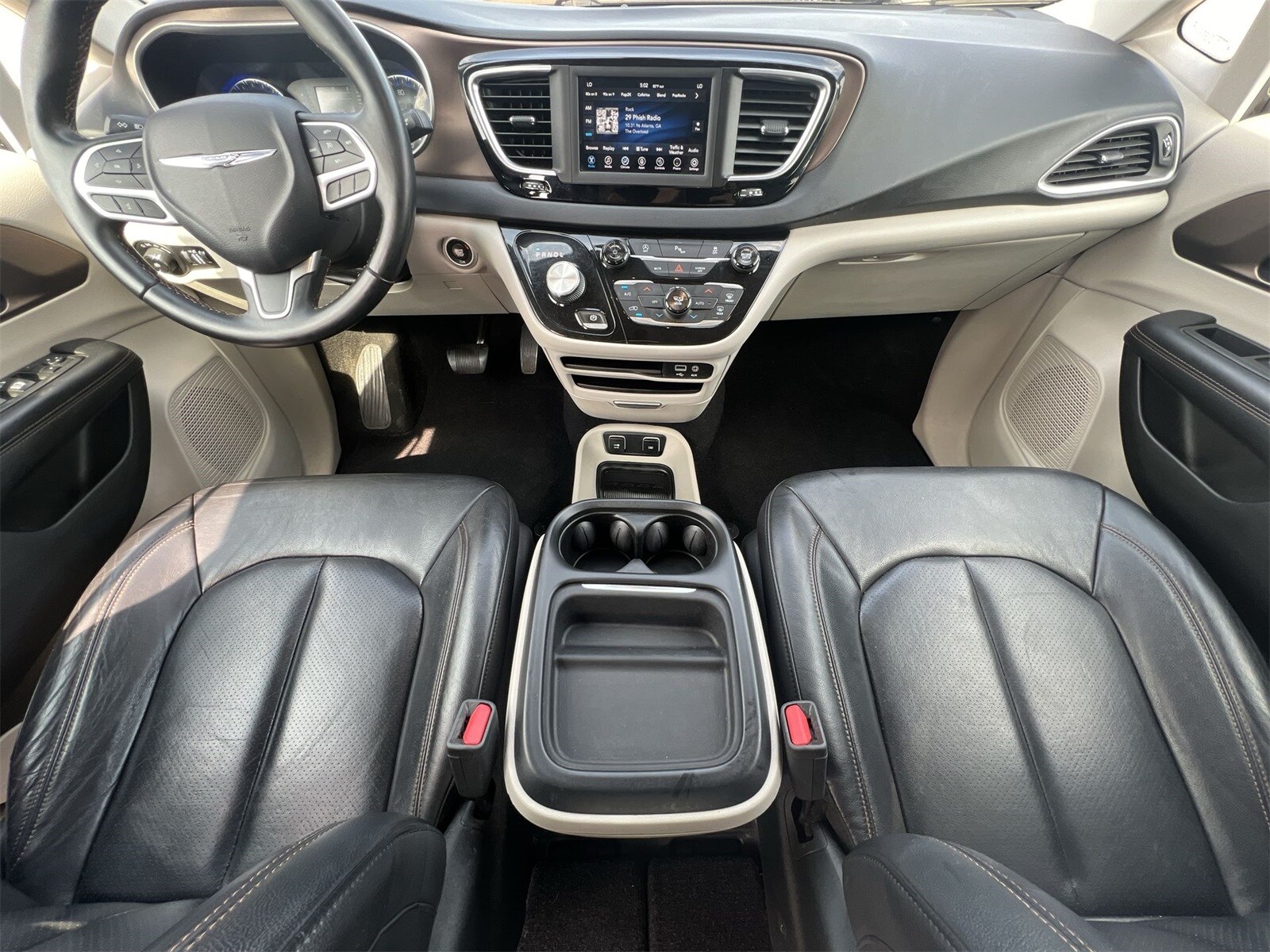Thumbnail: 2018 Chrysler Pacifica - 16