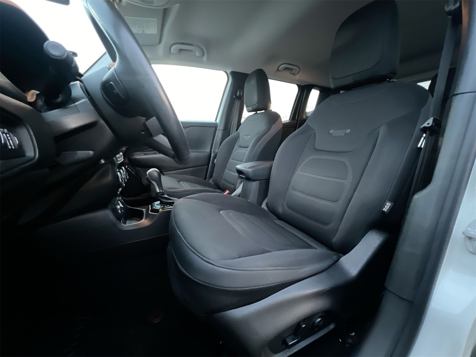 Thumbnail: 2017 Jeep Renegade - 16