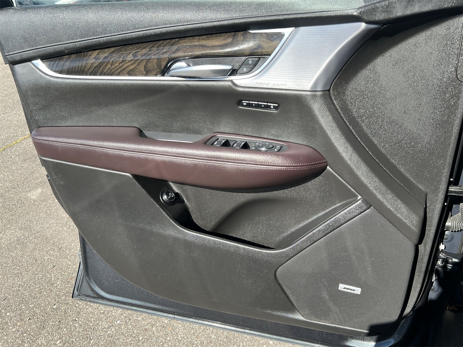 Thumbnail: 2022 Cadillac XT6 - 31