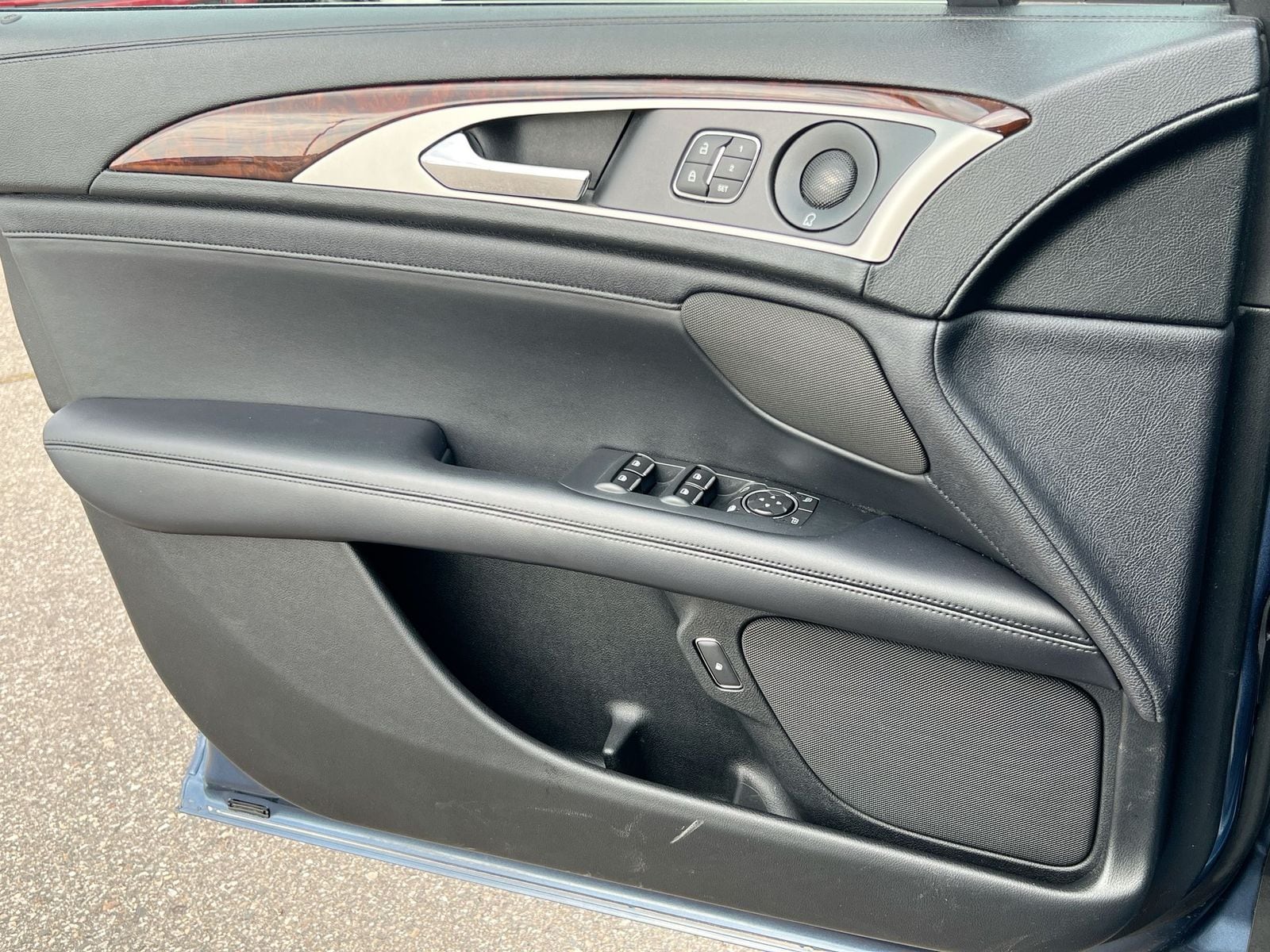 Thumbnail: 2019 Lincoln MKZ - 28