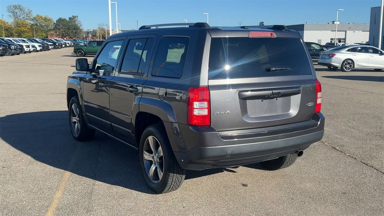 Thumbnail: 2016 Jeep Patriot - 6