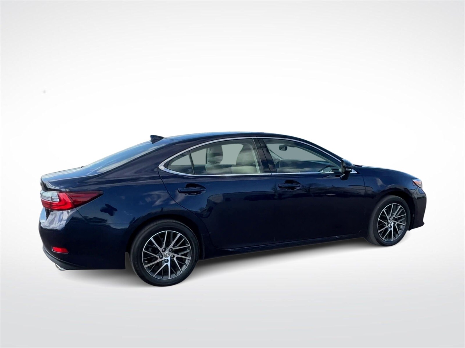 2016 Lexus ES 350 photo 4