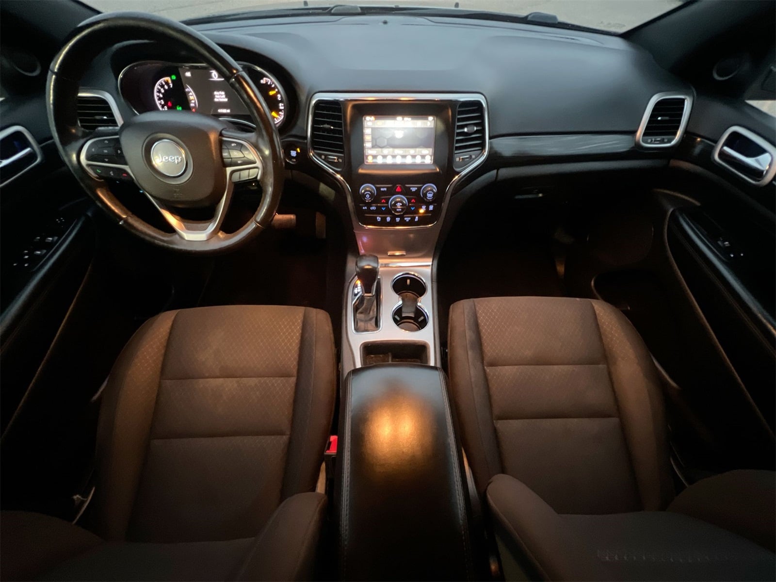 Thumbnail: 2020 Jeep Grand Cherokee - 15