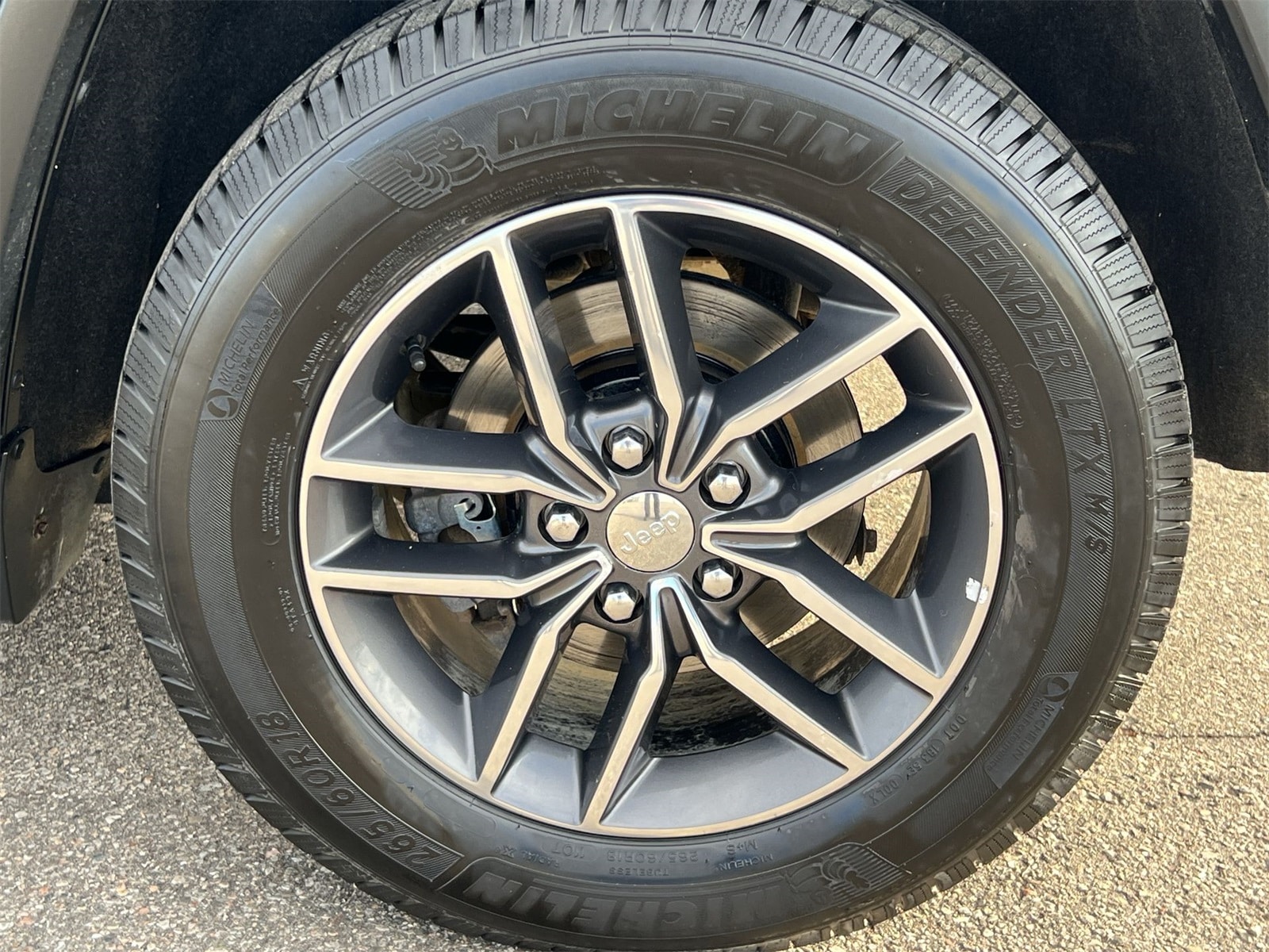 Thumbnail: 2017 Jeep Grand Cherokee - 14