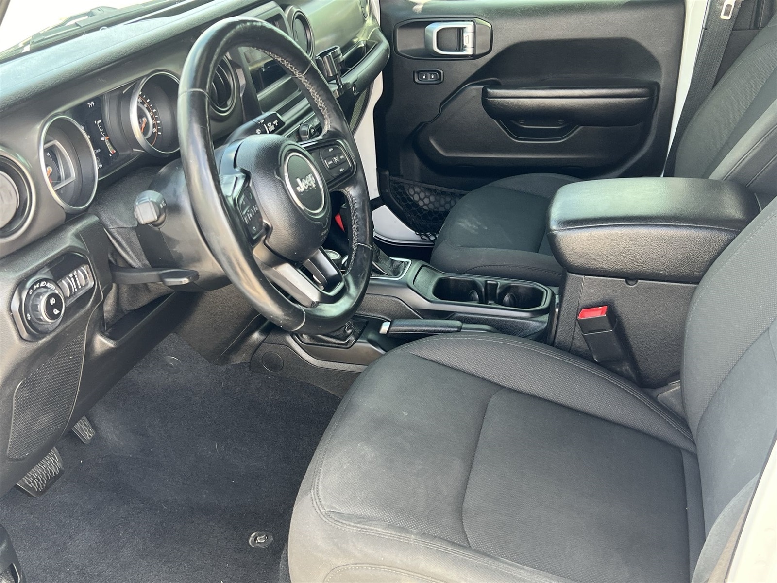 Thumbnail: 2020 Jeep Gladiator - 10