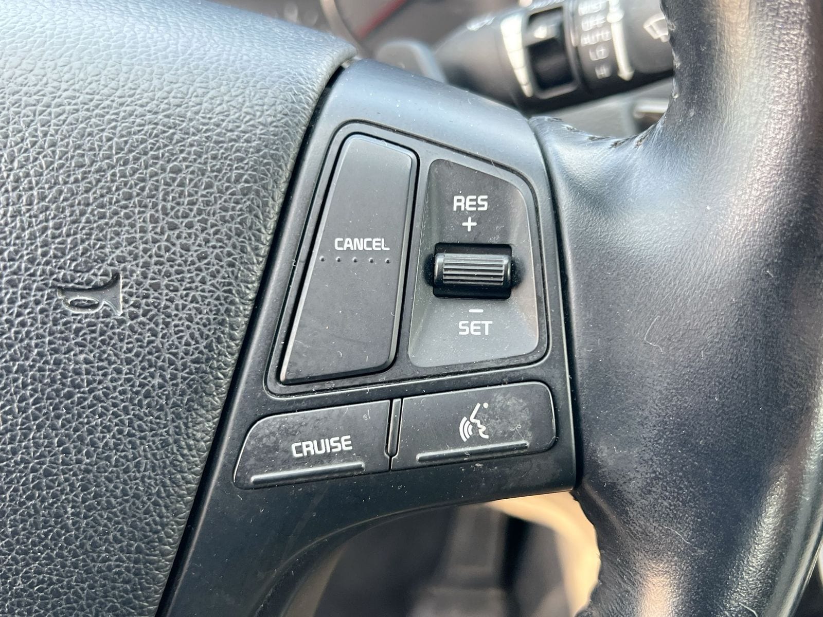 Thumbnail: 2014 Kia Cadenza - 24