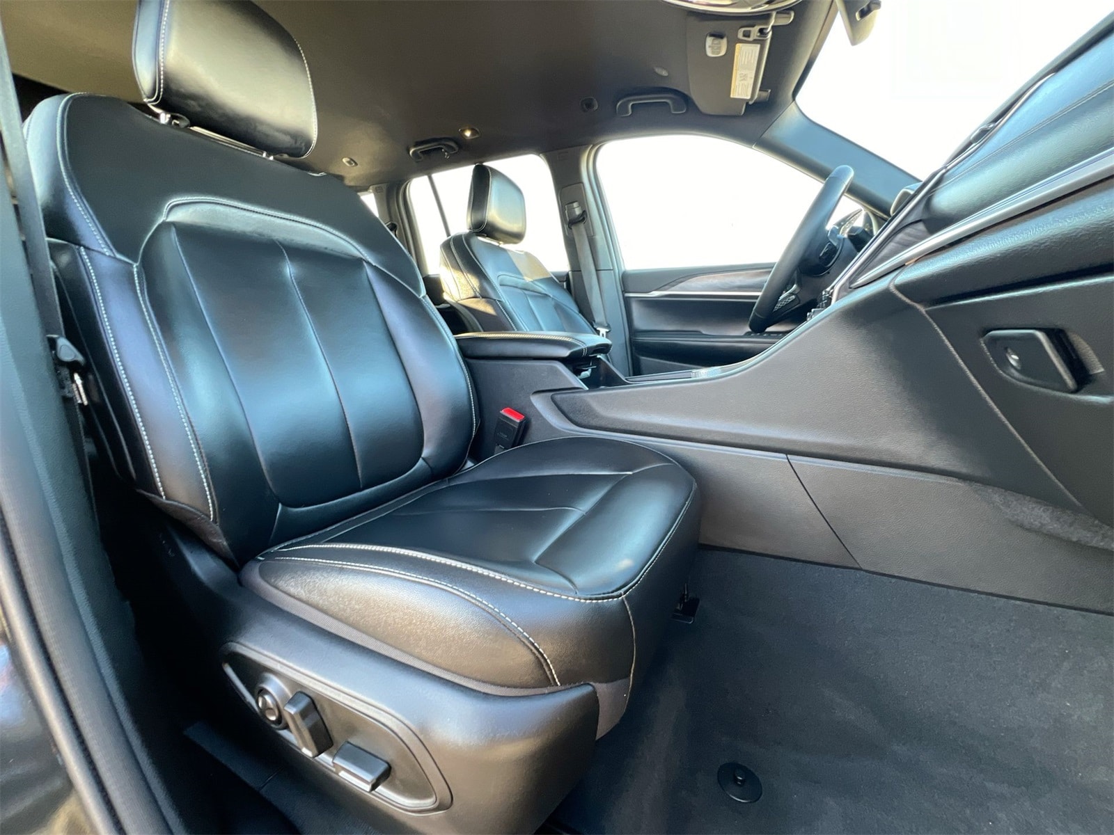 Thumbnail: 2024 Jeep Grand Cherokee - 21