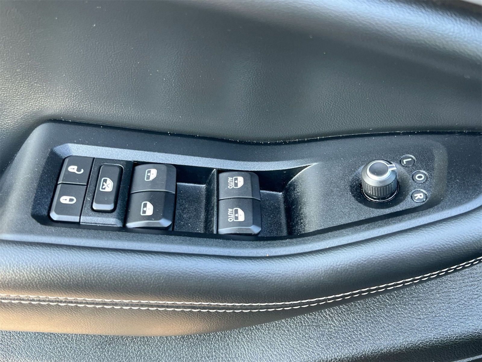 Thumbnail: 2024 Jeep Grand Cherokee - 17