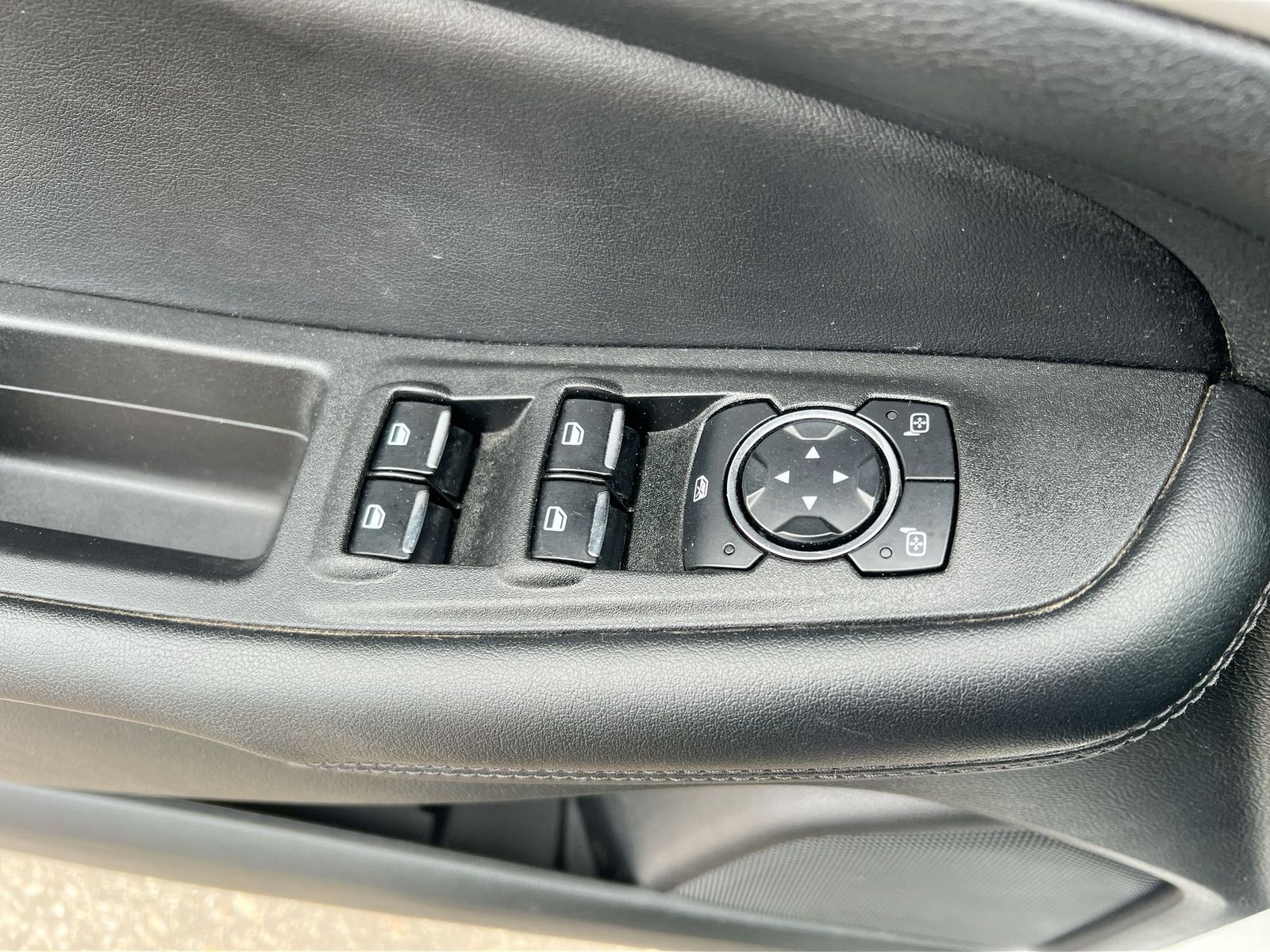 Thumbnail: 2023 Ford Edge - 17