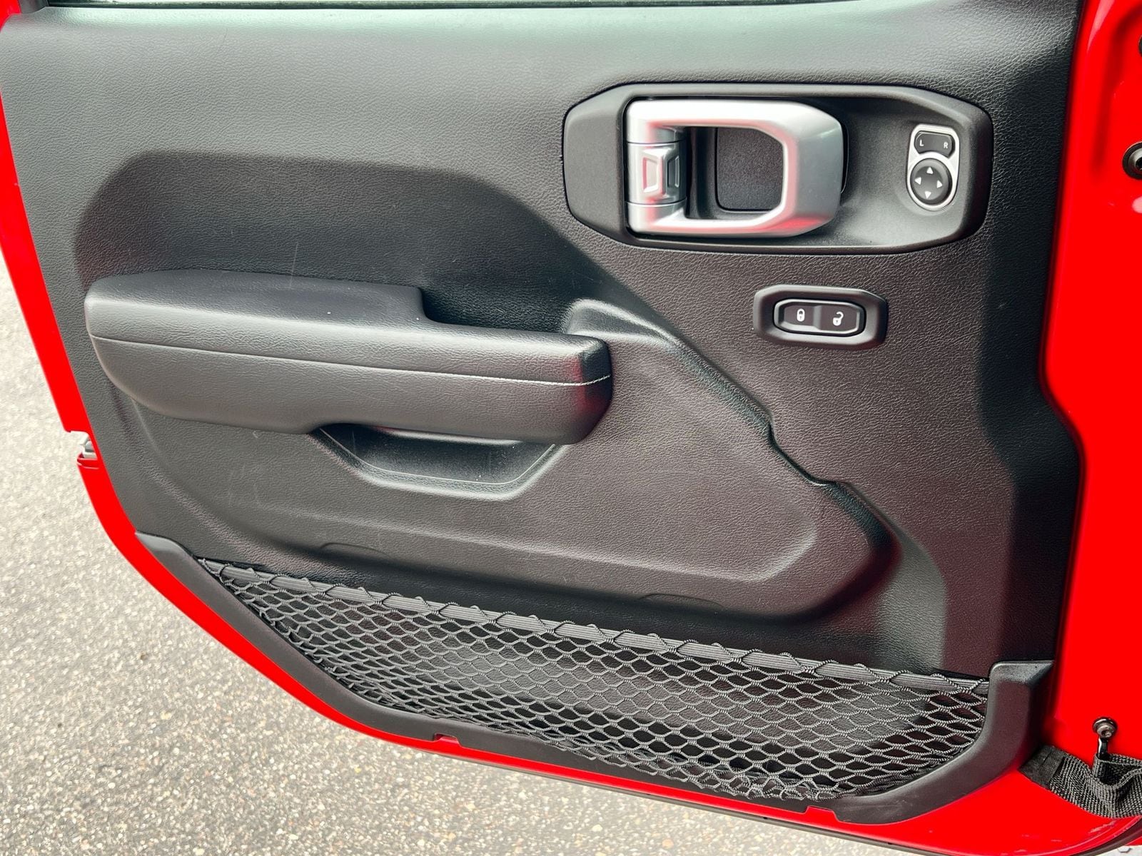 Thumbnail: 2020 Jeep Wrangler - 30